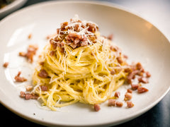 Carbonara - klasyczny przepis i jak nie zepsuć sosu