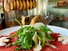 Prosciutto - czym jest szynka parmeńska i jak ją podawać