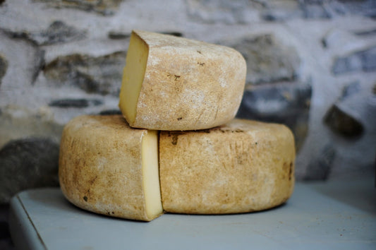 Pecorino romano - co to za ser, jak smakuje i do czego go używać