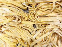 Makaron tagliatelle - co to jest, z czym go jeść i jak gotować