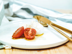 Mozzarella di bufala - co to za ser, jak smakuje i jak ją podawać